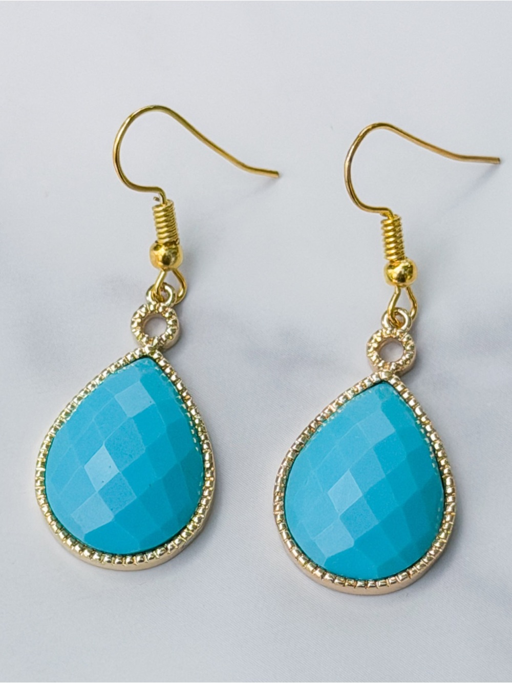 NWT Malaysian Jade Teardrop Earrings Gold Tone Aqua Blue Dangle